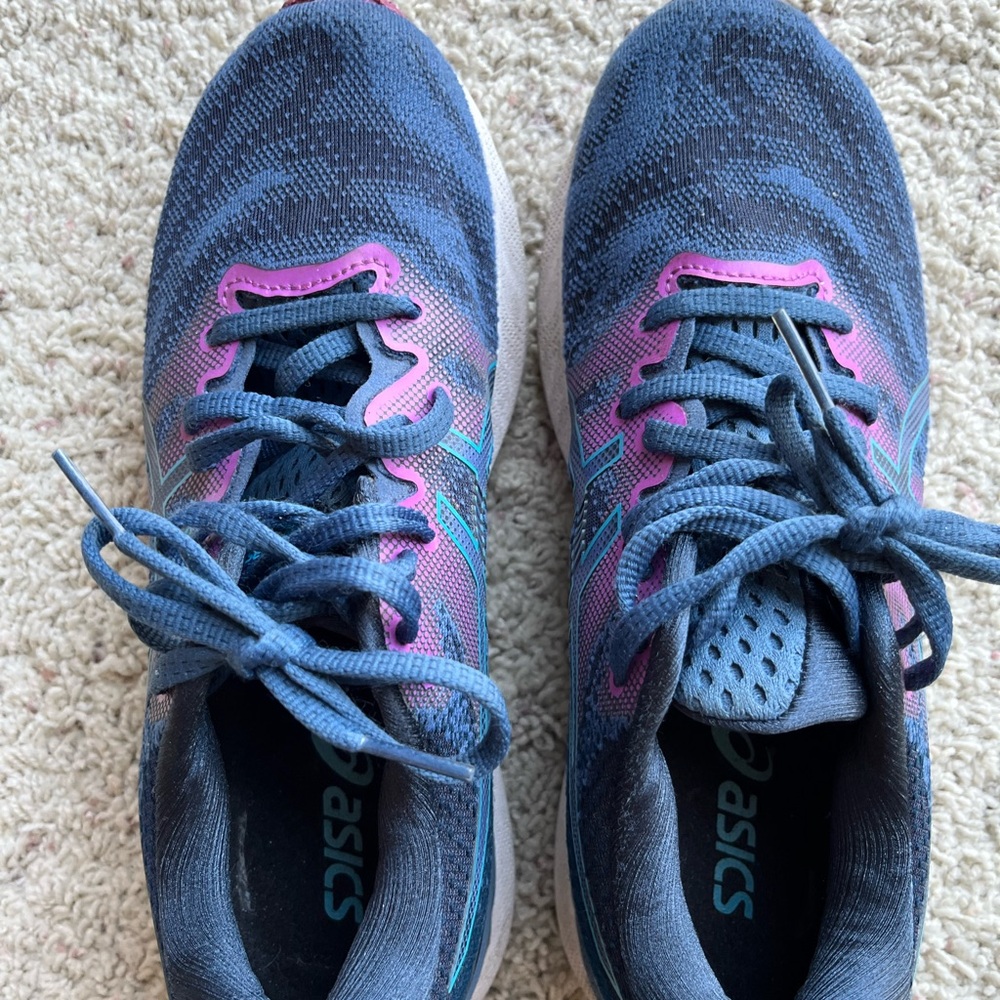 Aasics Women’s GEL Running Shoes size 7 Walking Workout Casual